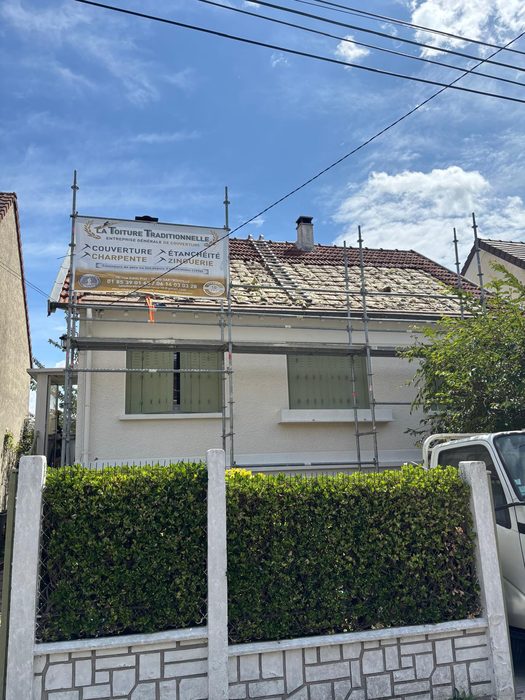 Réalisation toiture 48 - La Toiture Traditionnelle dans les Yvelines (78)